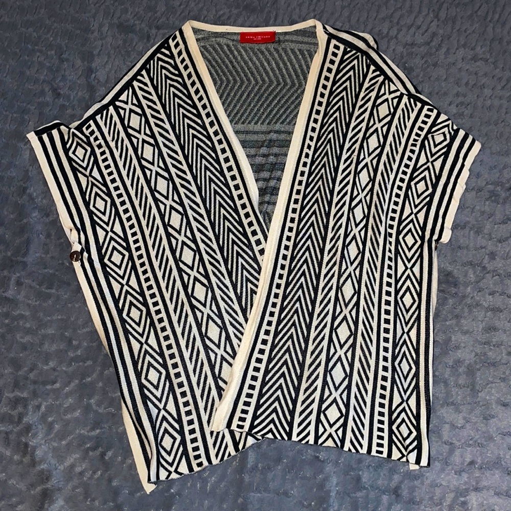 AKIRA Black & Cream Shawl/Duster Top S/M